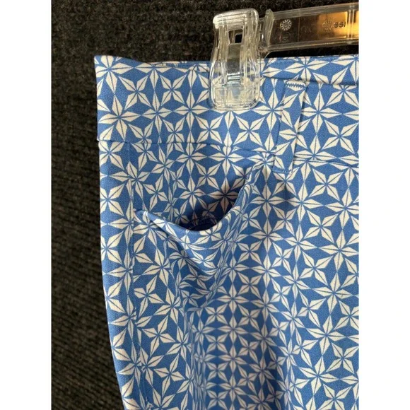 Old Navy Pixie High Rise Shorts Blue White Geometric Starburst Size 8 Womens - Picture 4 of 7